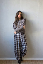 Pantalón bombacho de cuadros grande beige