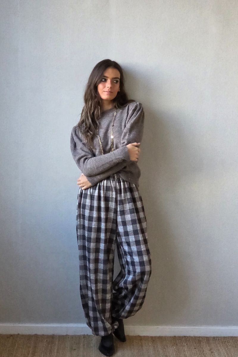 Pantalón bombacho de cuadros grande beige