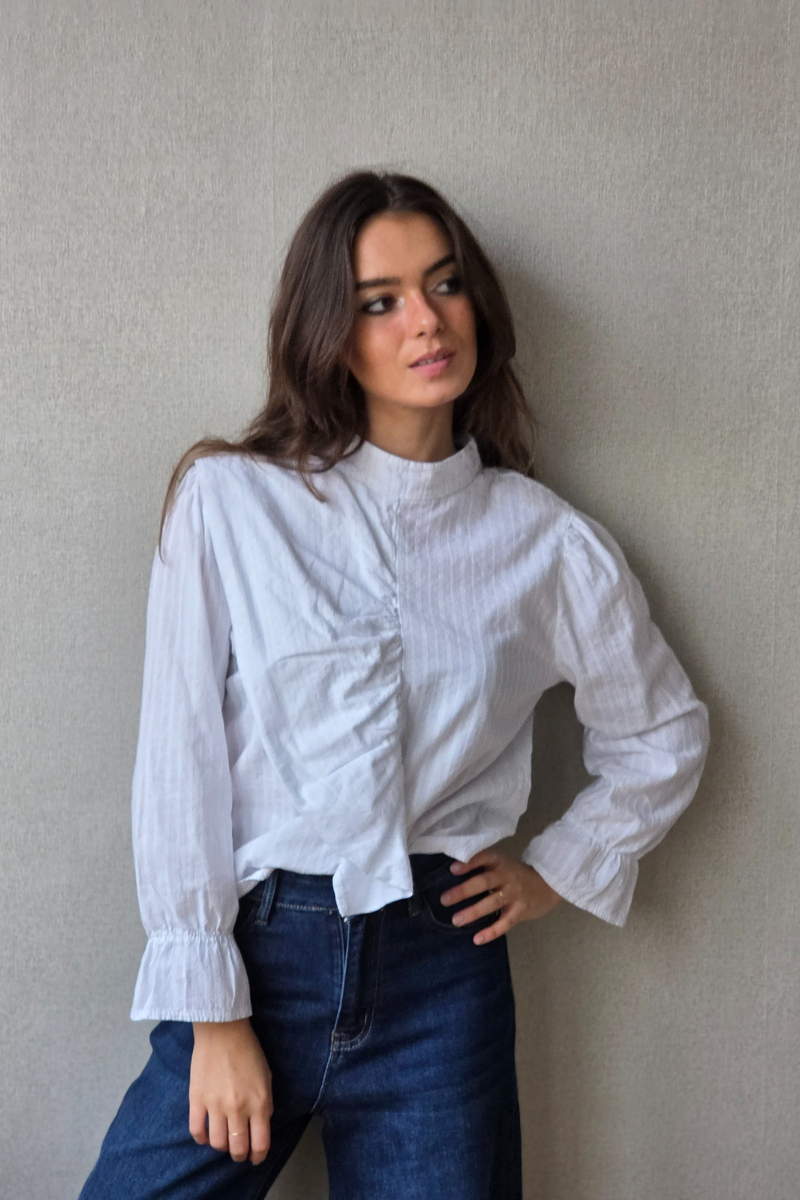 Blusa volante cruzado y rayas lurex blanca