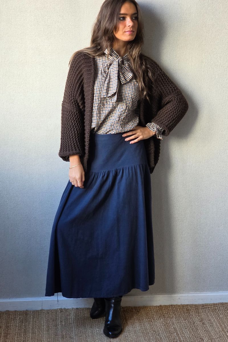 Falda larga de micro pana azul marino