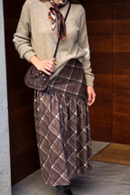 Falda Pía de cuadros escocesa asimétrica marrón