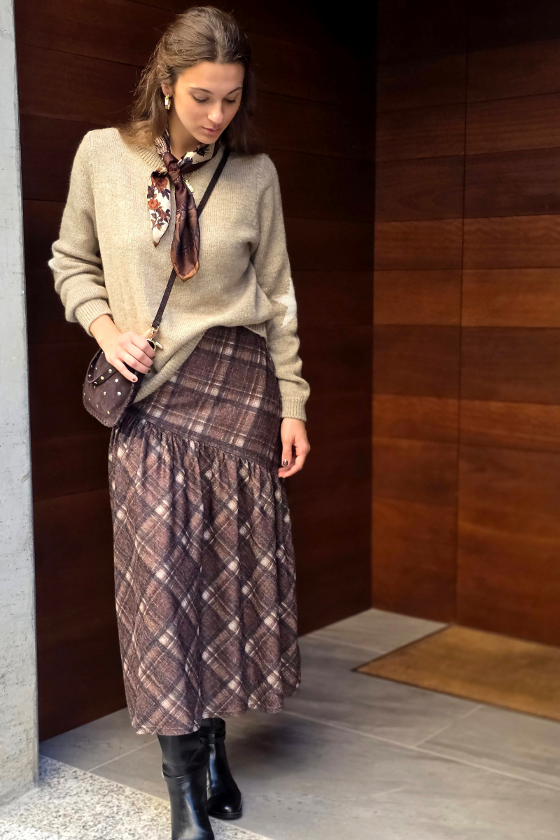 Falda Pía de cuadros escocesa asimétrica marrón