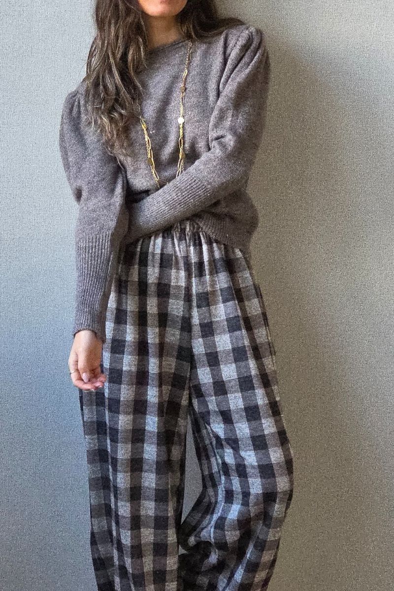 Pantalón bombacho de cuadros grande beige