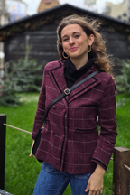 Americana de espiguilla granate