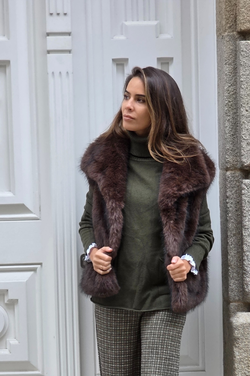 Chaleco de pelo en color marrón