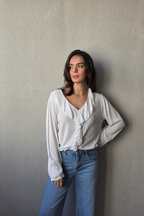 Blusa Blanca con Volante y Brillo