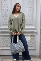 Jersey punto cuello pico con estrellas verde