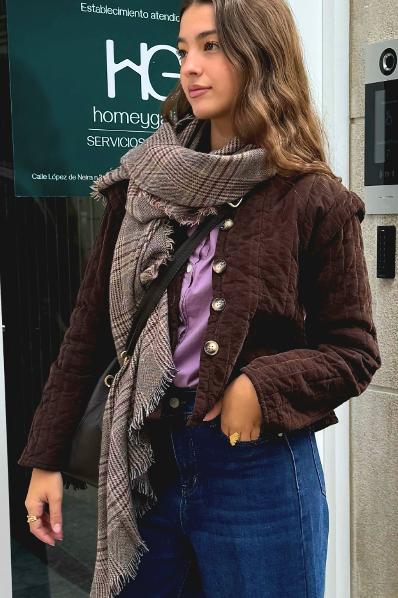 Chaqueta corta micropana marrón