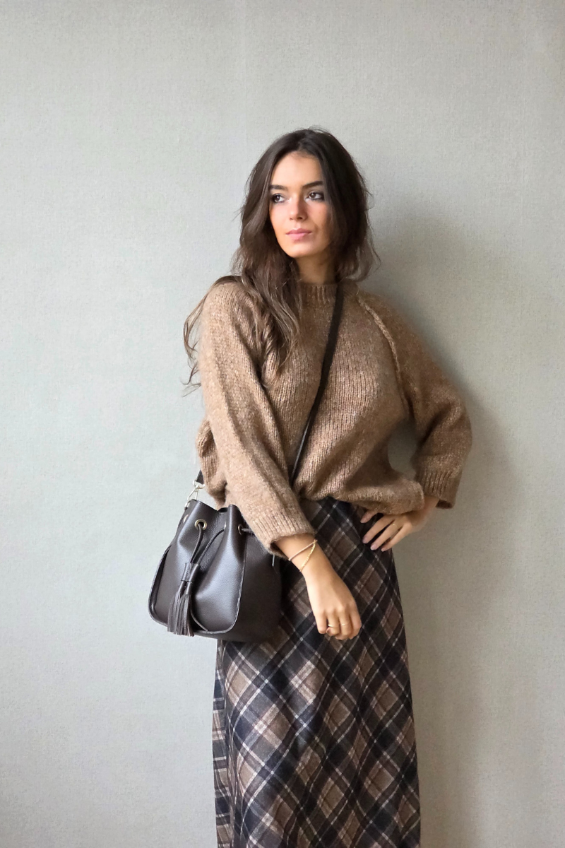 Jersey punto gordo cuello redondo camel