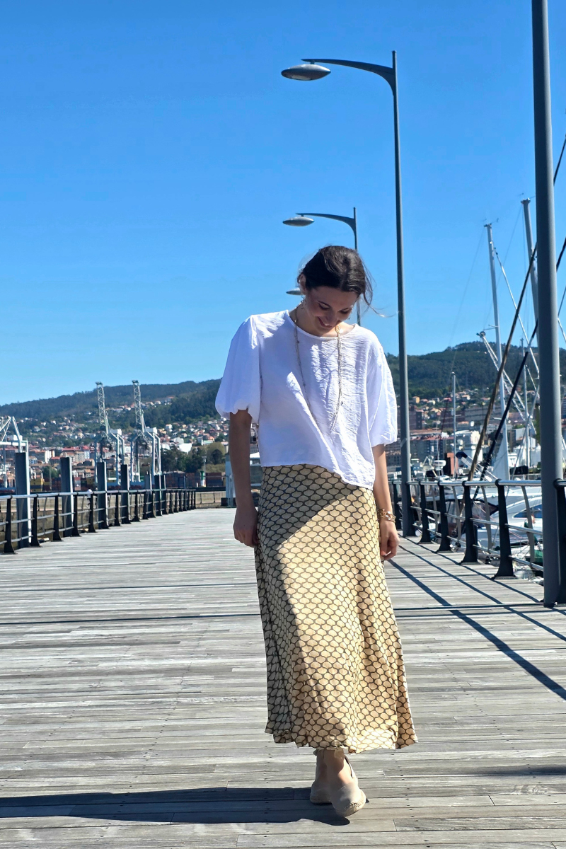 Falda Larga de Conchas Caqui elástica