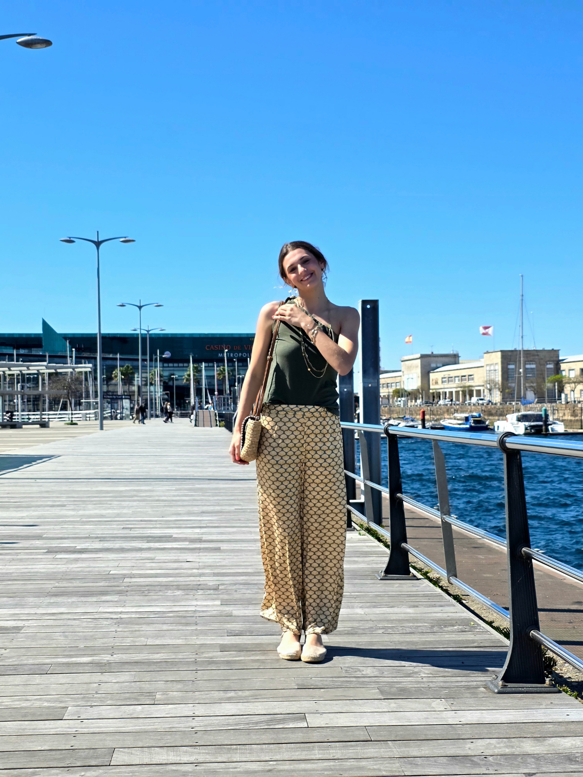 Pantalón Estampado Conchas Caqui elástico