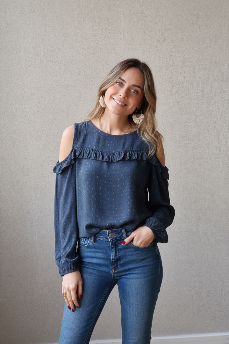 Blusa hombros al aire gris