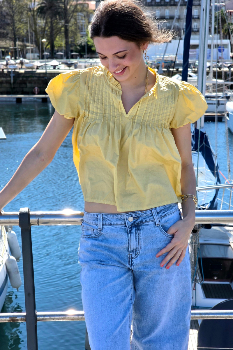 Blusa Manga Globo y Cuello Volante Amarilla