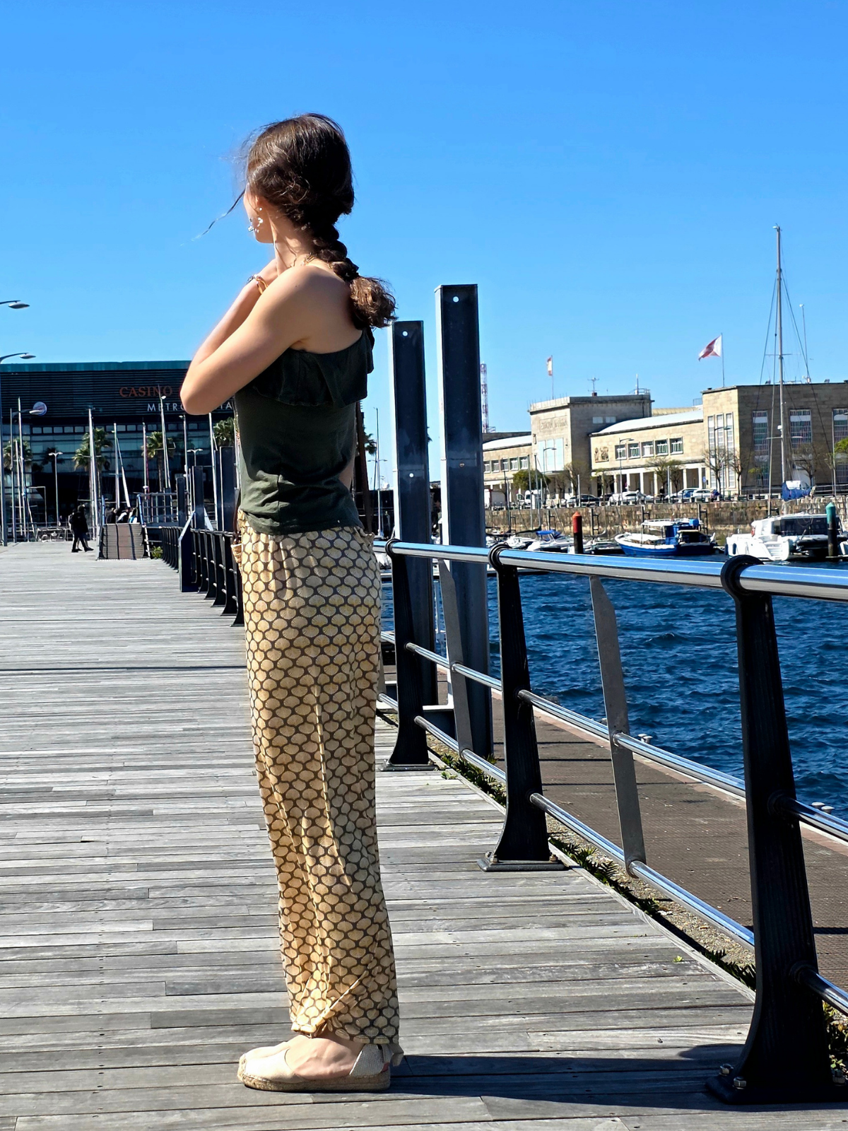 Pantalón Estampado Conchas Caqui elástico