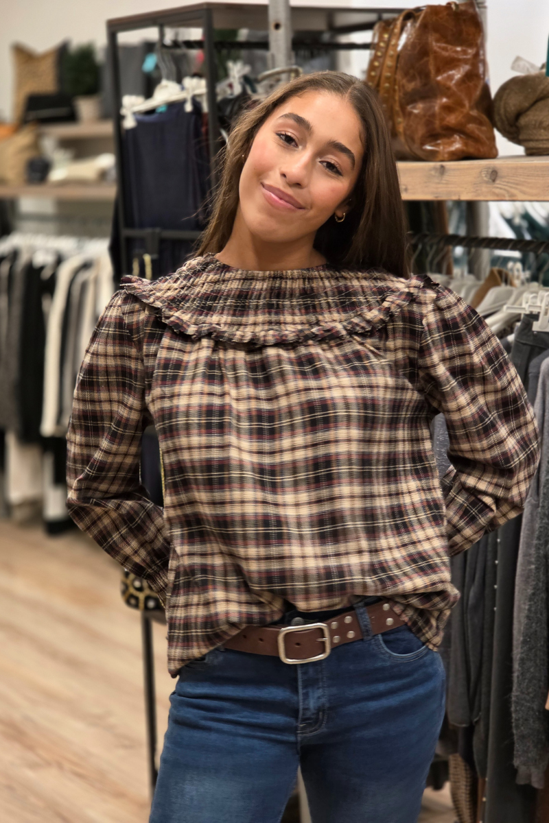 Blusa cuello redondo fruncido de cuadros negra