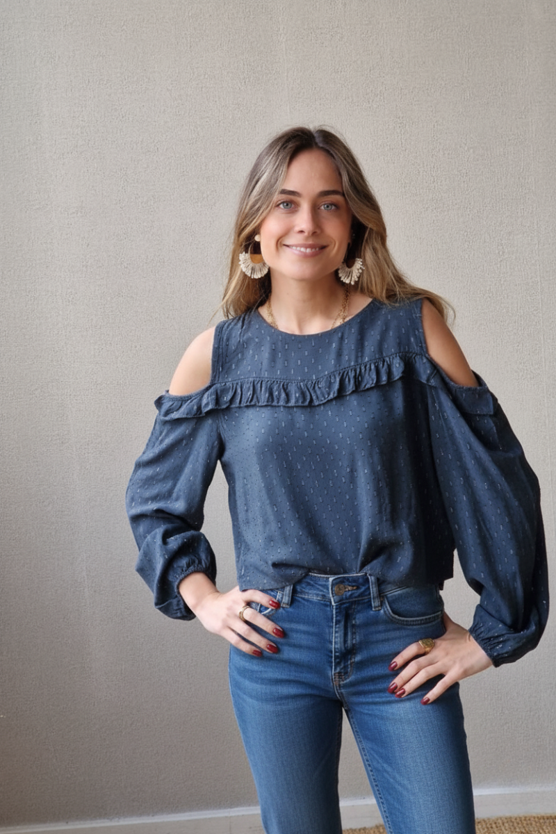 Blusa hombros al aire gris