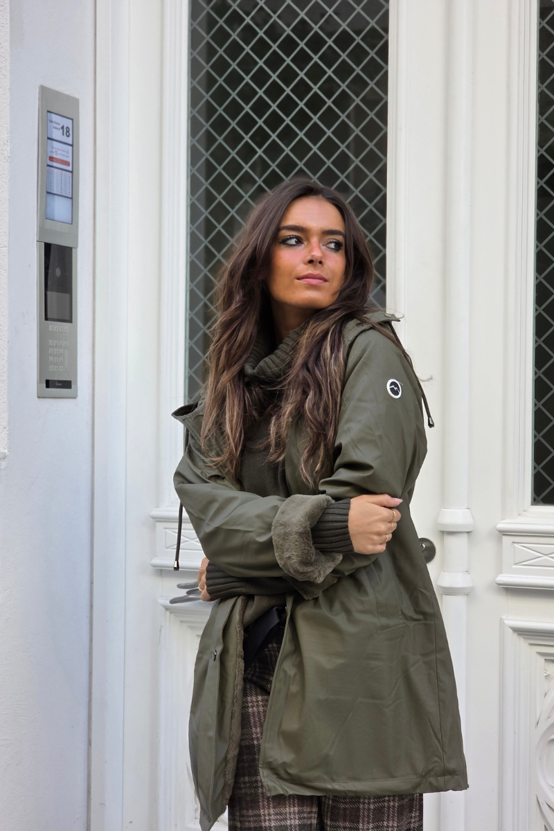 Chaquetón capucha forro peluche verde militar