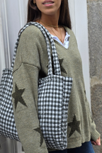 Jersey punto cuello pico con estrellas verde