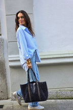 Bolso shopper tachuelas azul marino