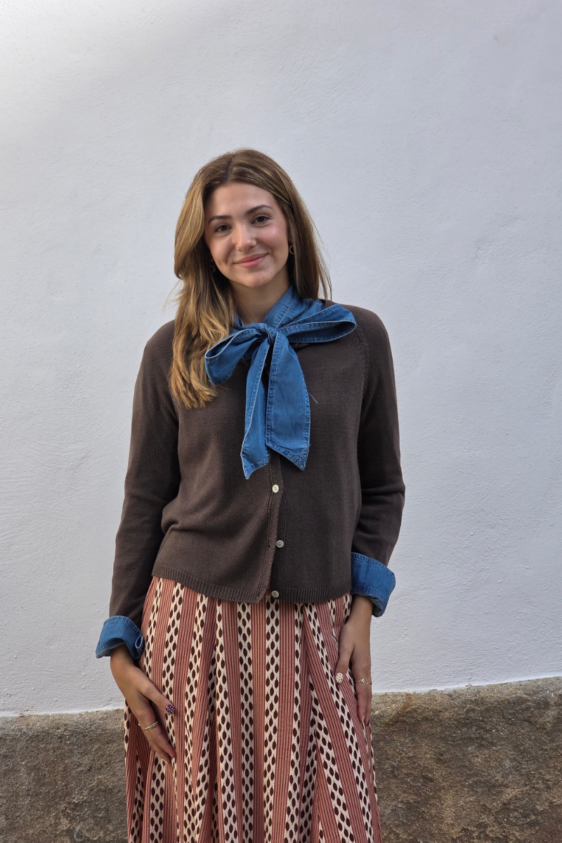 Chaqueta con botones color chocolate