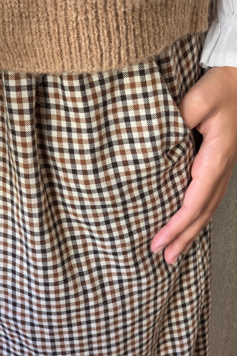 Pantalón bombacho de cuadros marrón