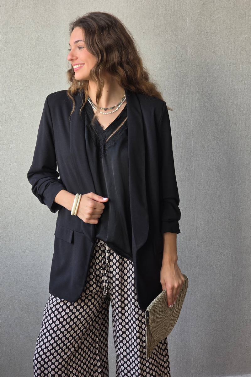 Blazer Negra Suelta - Mangas Fruncidas Elegantes