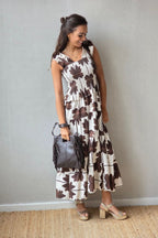 Vestido con flores fruncido marrón