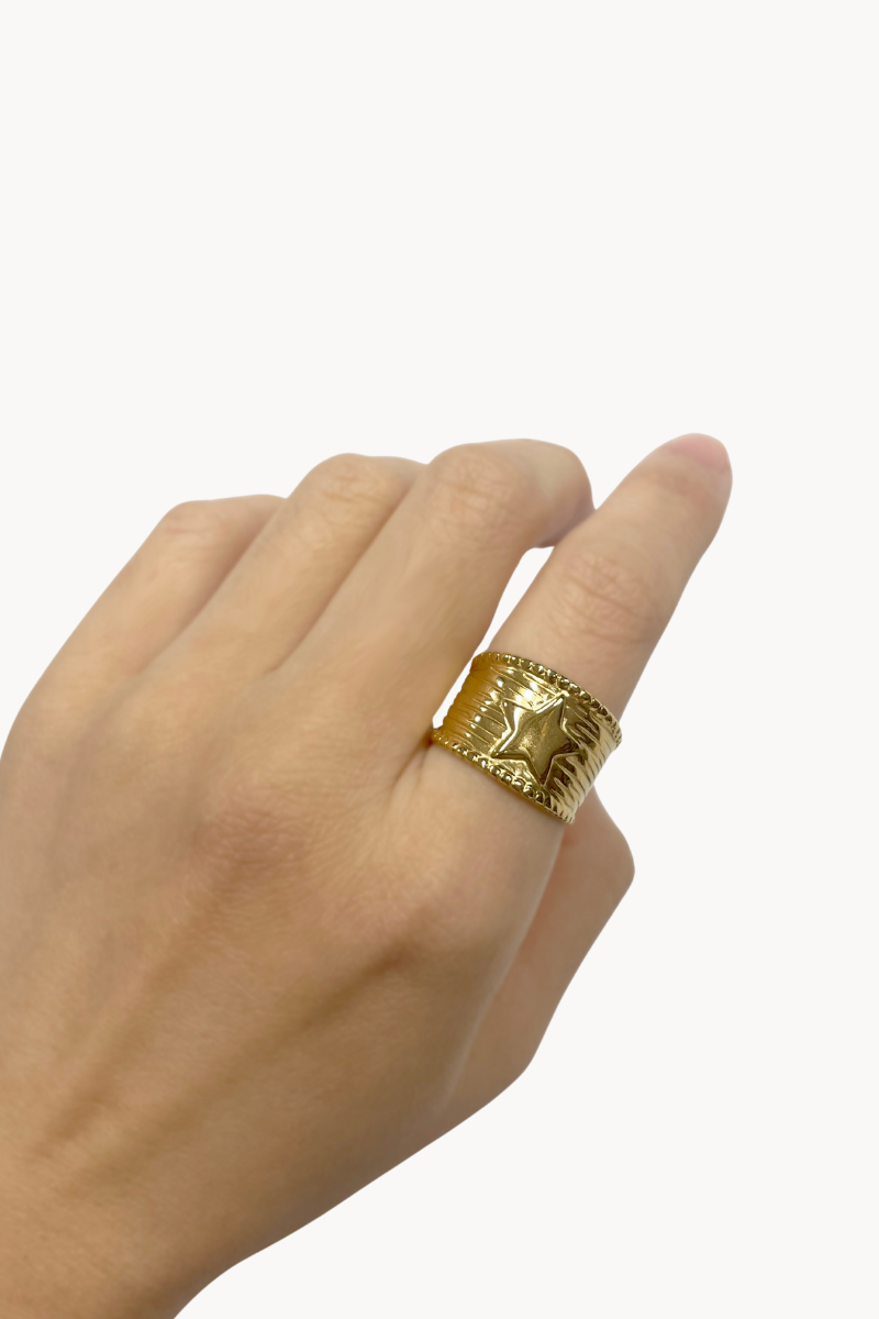 Anillo ajustable dorado de acero grandeestrella