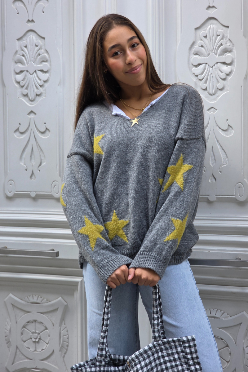 Jersey punto cuello pico gris con estrellas