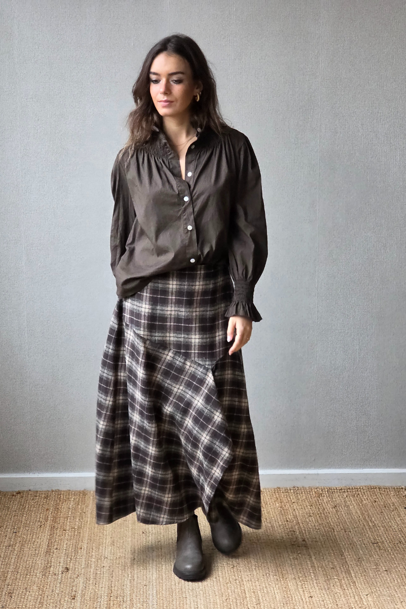 Falda de franela de cuadros escoceses marrón chocolate