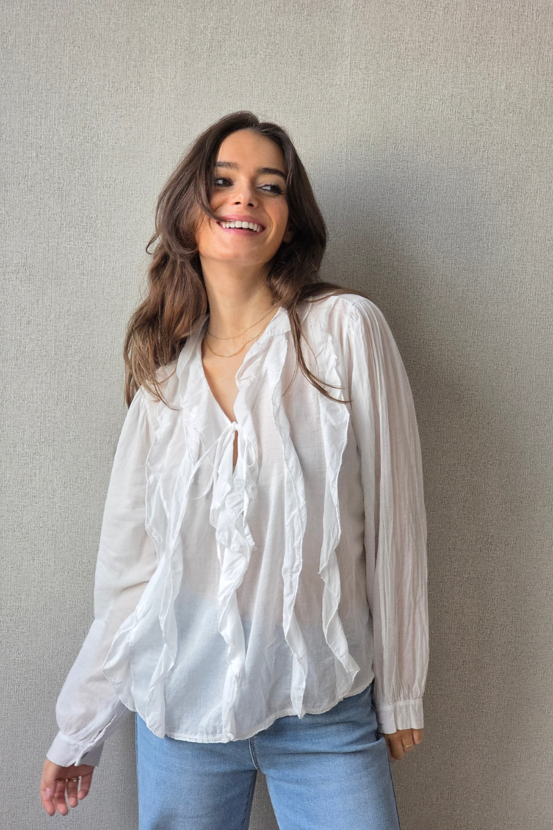 Blusa Blanca con Volante