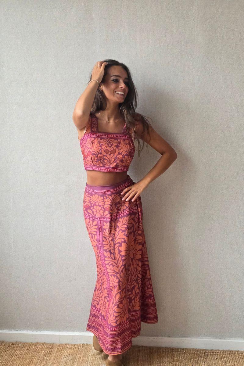 Conjunto con estampado de flores naranja