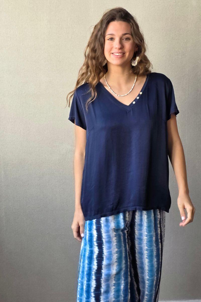 Blusa seda tres botones azul marino