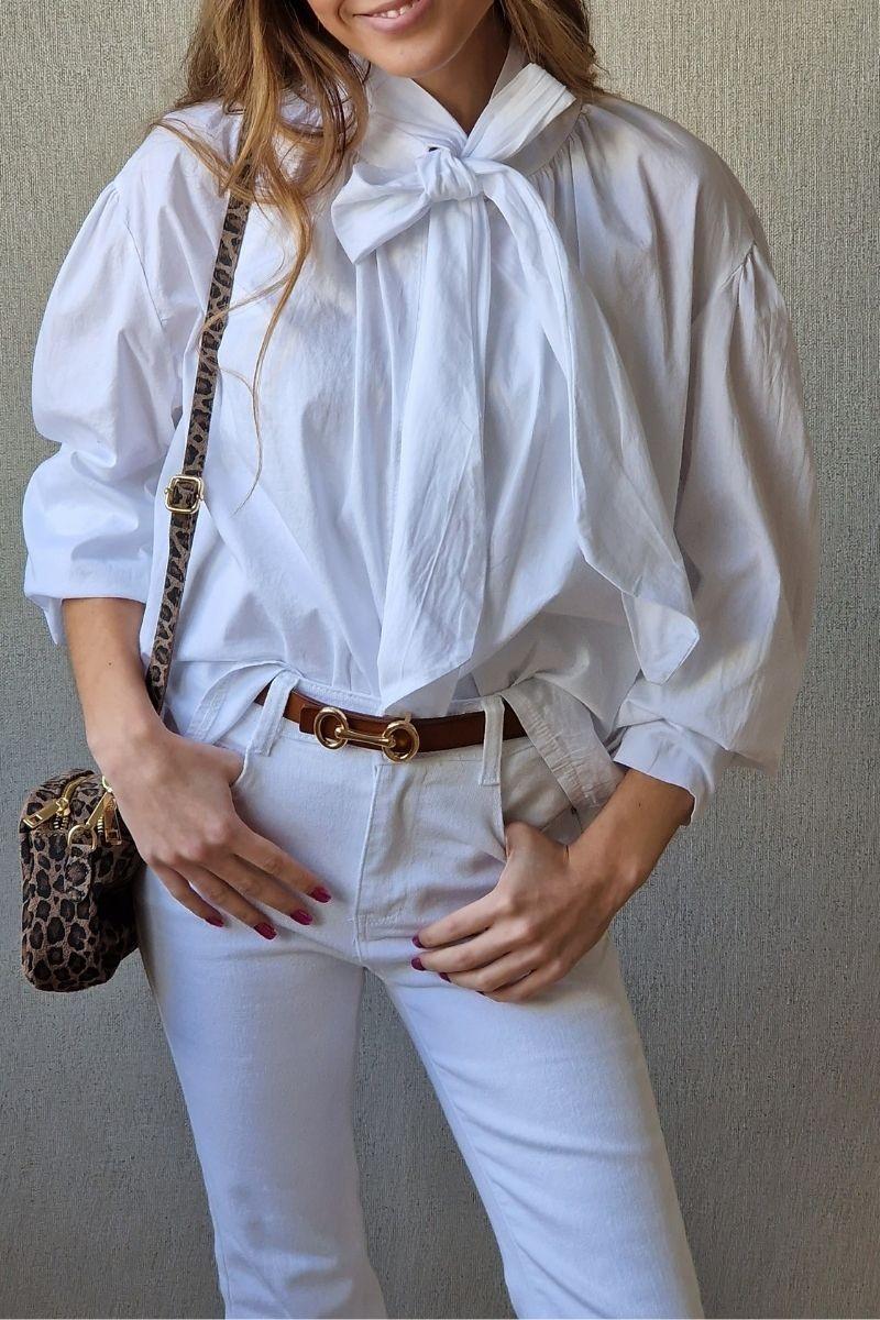 Camisa con lazo blanca