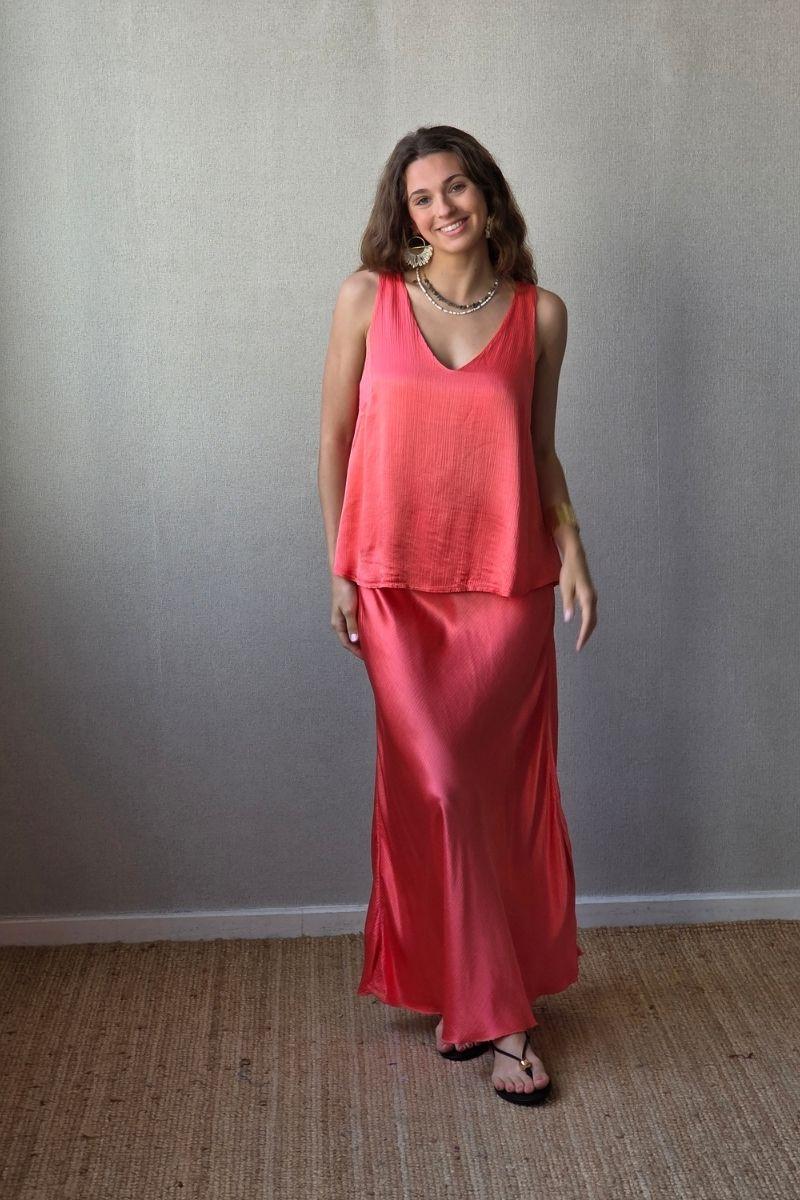 Falda de raso coral