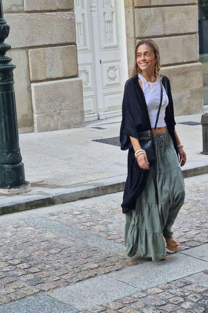 Kimono fluido con raso negro