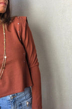 Camisa manga larga con tachas