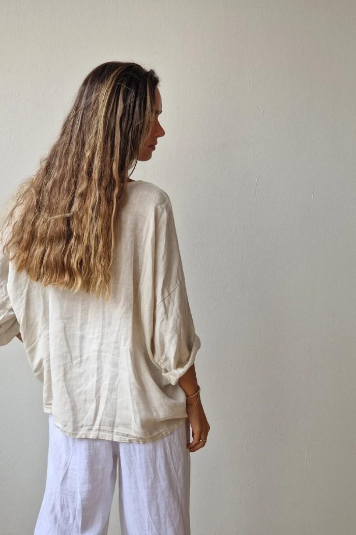Camisa oversize tipo lino  con manga tres cuartos beige