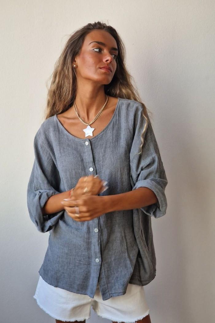 Camisa ovesize con manga tres cuartos en color gris