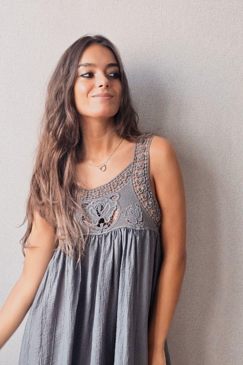 Vestido croche gris