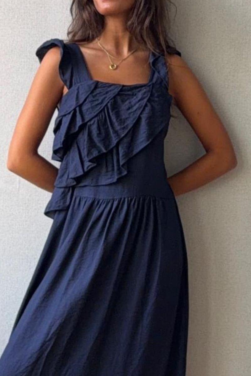 Vestido de volante y tirantes