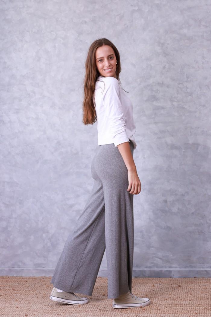 Pantalón culotte de punto gris