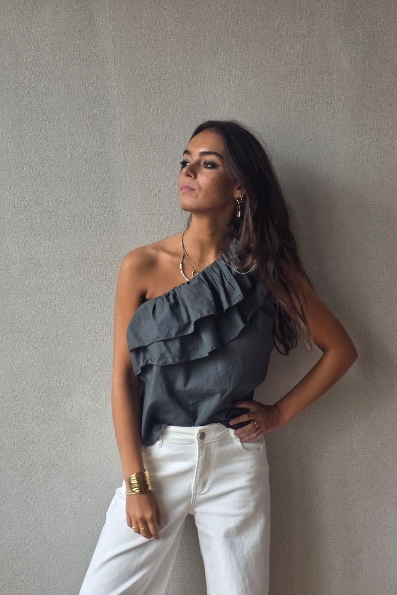 Blusa de volantes gris