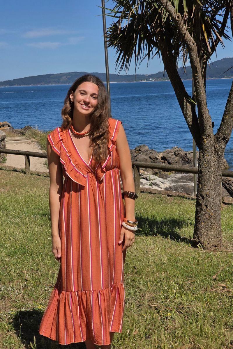 Vestido volante con estampado de rayas naranja