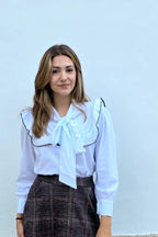 Camisa lazo volante pecho