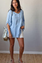 Camisa oversize con manga tres cuartos en color azul
