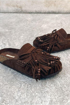 Zueco Plano Ante Chocolate con Flecos - Estilo Boho Chic