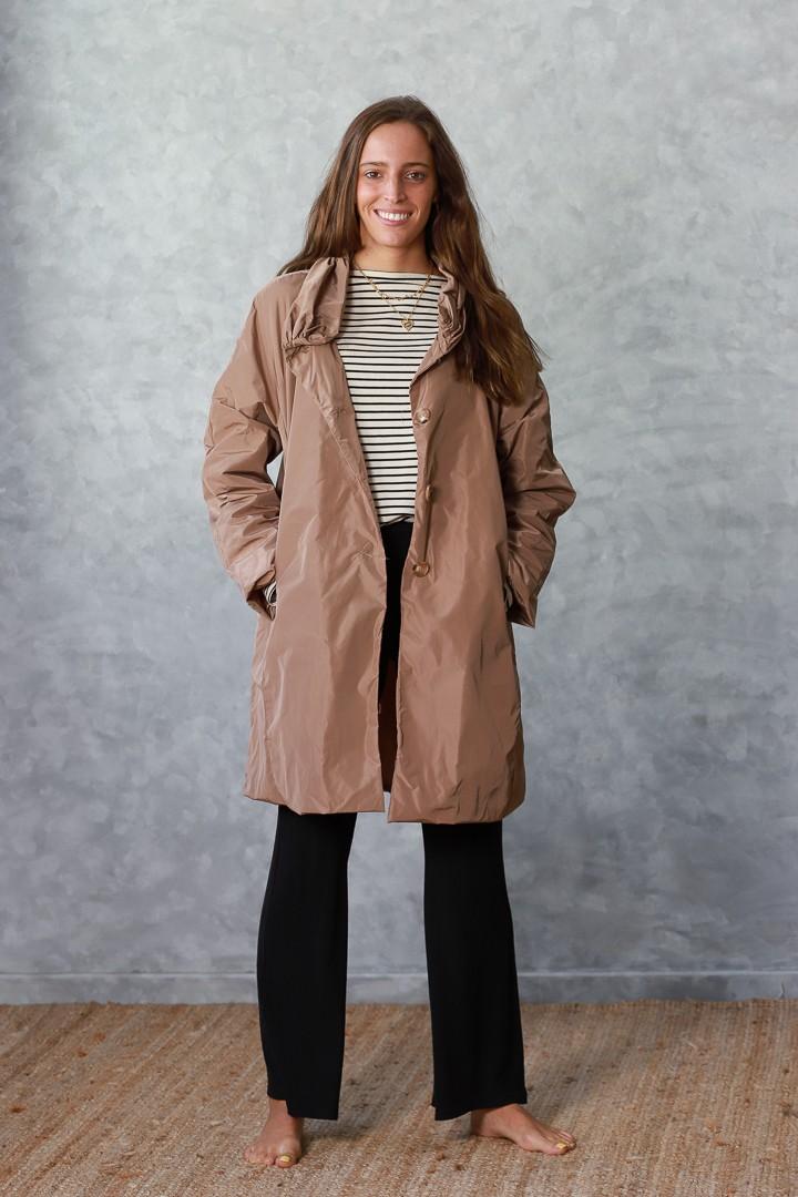 Parka tipo chubasquero camel