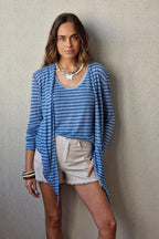 Chaqueta azul de lino con rayas