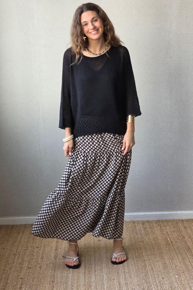 Falda estampado de flores con volante negra